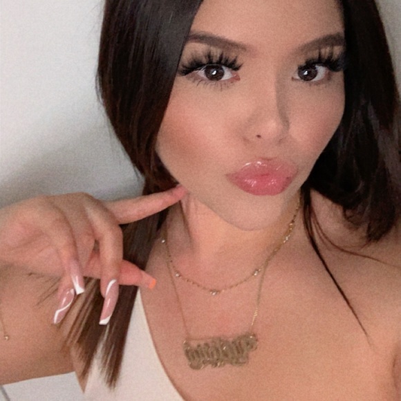 Meet your Posher, Mona - Picture 1 of 1